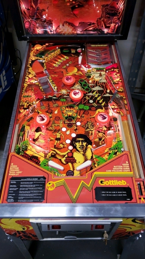 VOLCANO PINBALL MACHINE GOTTLIEB 1981