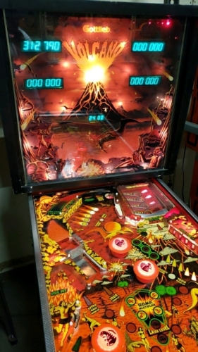 VOLCANO PINBALL MACHINE GOTTLIEB 1981