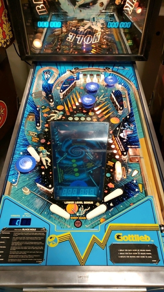 BLACK HOLE MULTI LEVEL PINBALL MACHINE GOTTLIEB 1981