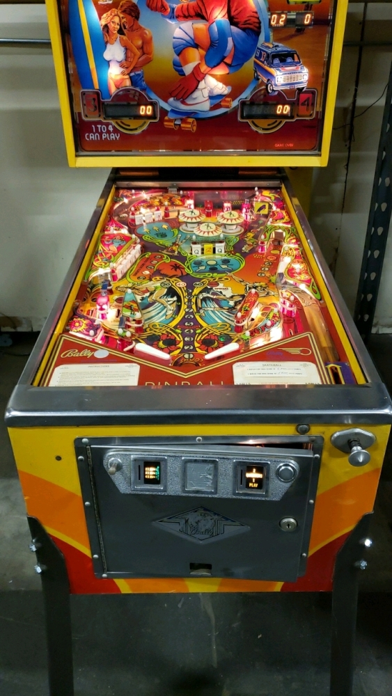 SKATEBALL PINBALL MACHINE BALLY 1980 - 7