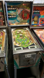 POT 'O' GOLD PINBALL MACHINE WILLIAMS 1965