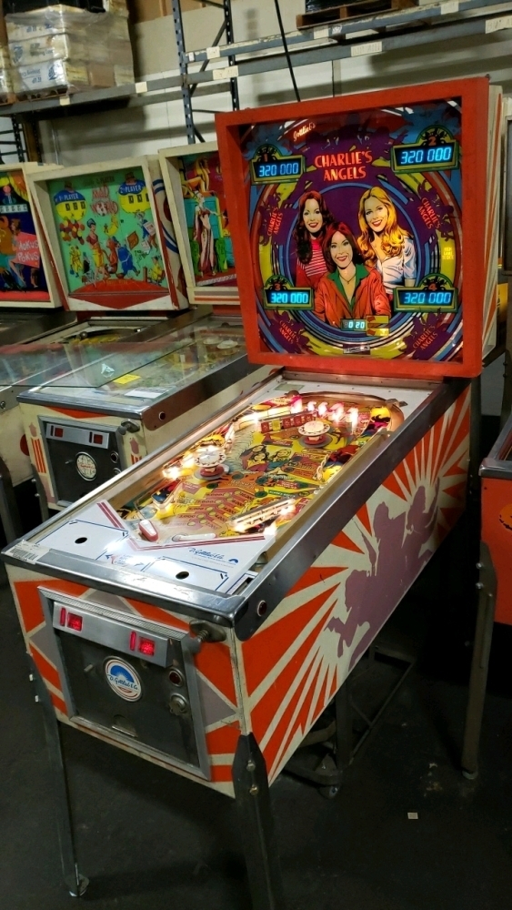 CHARLIE'S ANGELS PINBALL MACHINE GOTTLIEB 1978
