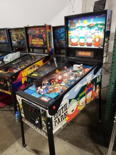 SOUTH PARK COMEDY CENTRAL PINBALL MACHINE