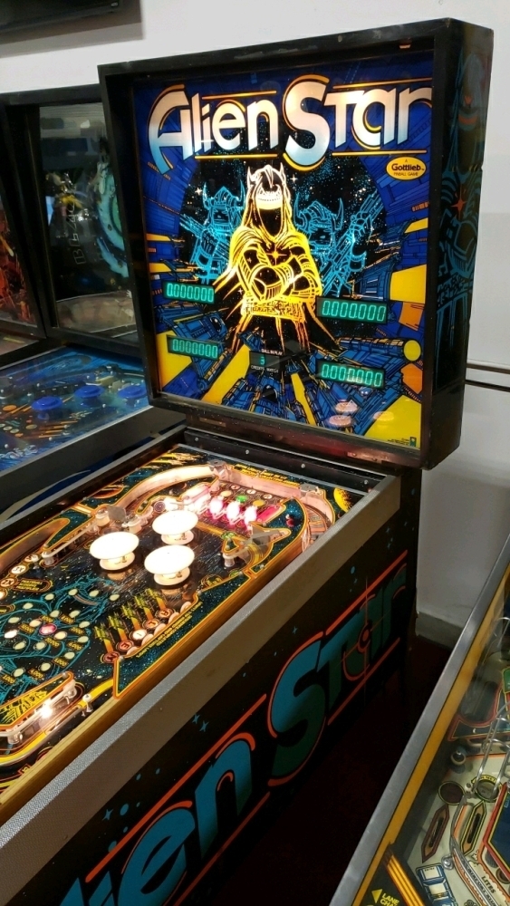All Star Pinball Machine ALIEN STAR PINBALL MACHINE PREMIER GOTTLIEB 1984