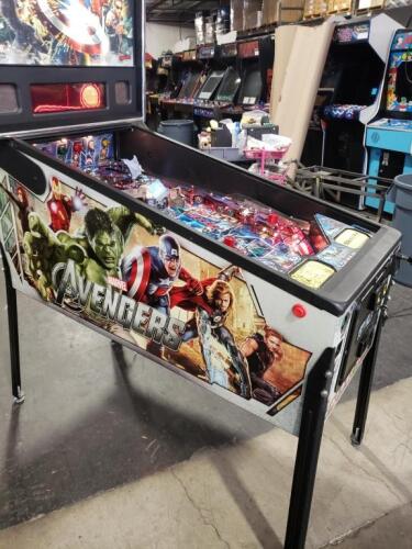 THE AVENGERS PRO MARVEL PINBALL MACHINE