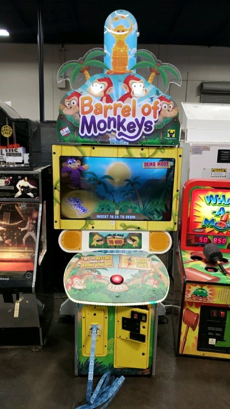 BARREL OF MONKEY'S UPRIGHT TICKET REDEMPTION GAME SEGA