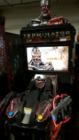 TERMINATOR SALVATION DELUXE ARCADE GAME RAW THRILLS - 9