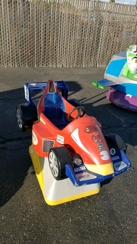 KIDDIE RIDE RACE CAR