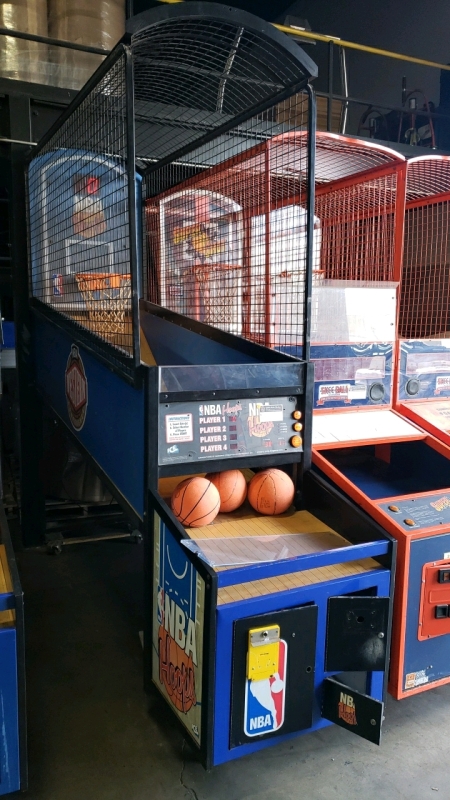 NBA HOOPS FULL SIZE WESTERN CONF. BASKETBALL ARCADE GAME ICE