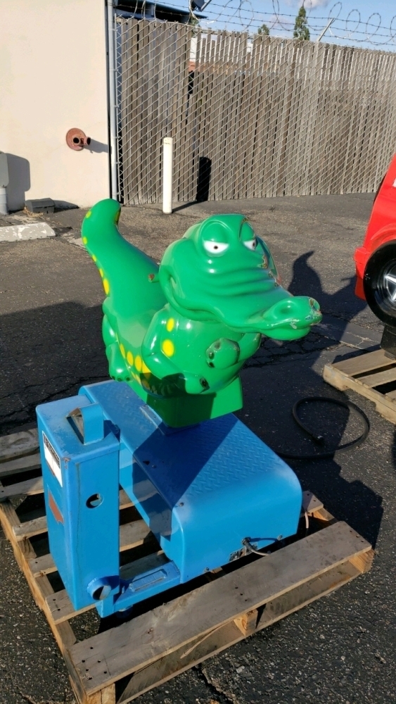 KIDDIE RIDE ALLIGATOR CROCODILE SMILE RIDER