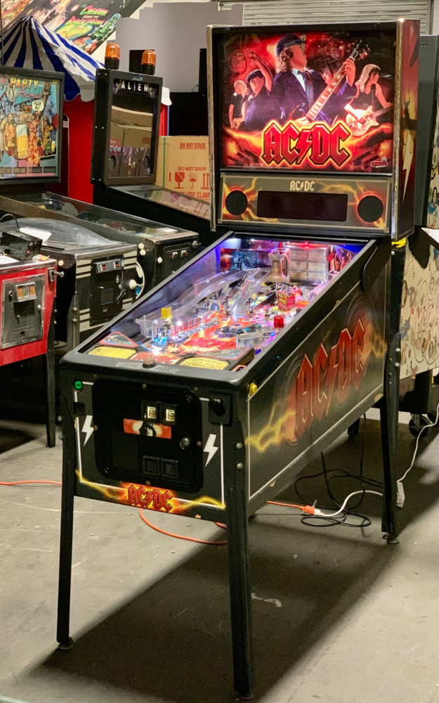 AC/DC VAULT EDITION PINBALL MACHINE STERN INC