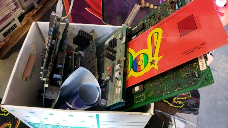 1 BOX LOT- MISC ARCADE GAME PCB'S ETC.