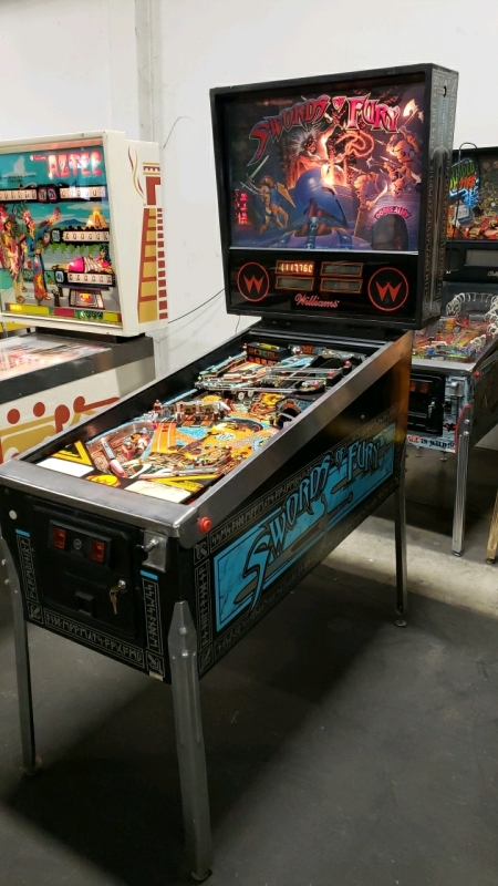 SWORDS OF FURY PINBALL MACHINE WILLIAMS 1988