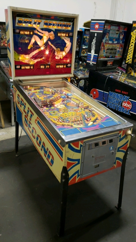 SPLIT SECOND PINBALL MACHINE STERN WIDE BODY 1981