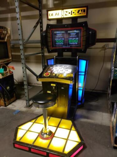 DEAL OR NO DEAL DELUXE ARCADE GAME I.C.E.