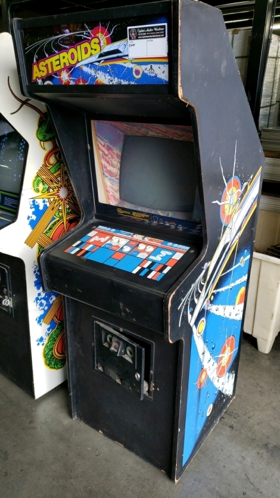 ASTEROIDS UPRIGHT ARCADE GAME CLASSIC ATARI
