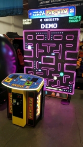 WORLD'S LARGEST PAC-MAN DELUXE ARCADE GAME NAMCO