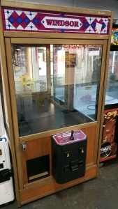 WINDSOR PLUSH CLAW CRANE MACHINE