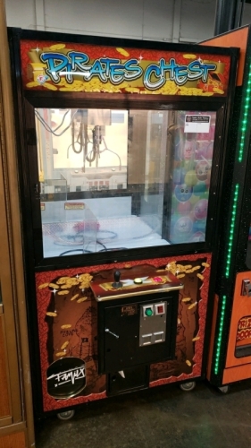 PIRATES CHEST PLUSH CLAW CRANE MACHINE