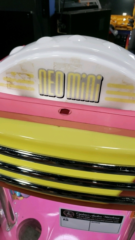 NEO GEO MINI SNK PINK JEWELRY CRANE MACHINE