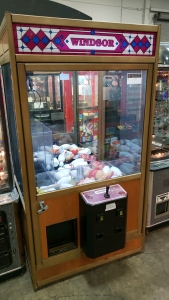 WINDSOR PLUSH CLAW CRANE MACHINE