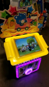 VIDEO TOUCH SCREEN SING ALONG TICKET REDEMPTION GAME