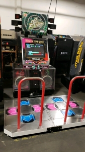 DDR EXTREME 2 PLAYER ARCADE GAME KONAMI BEMANI