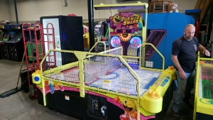 PAC-MAN SMASH DELUXE FULL SIZE AIR HOCKEY TABLE NAMCO