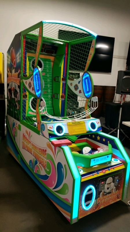 SUPER QUARTERBACK FOOTBALL LEAGUE SPORTS REDEMPTION ARCADE GAME