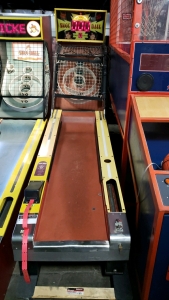 ORIGINAL SKEEBALL ALLEY ROLLER REDEMPTION GAME