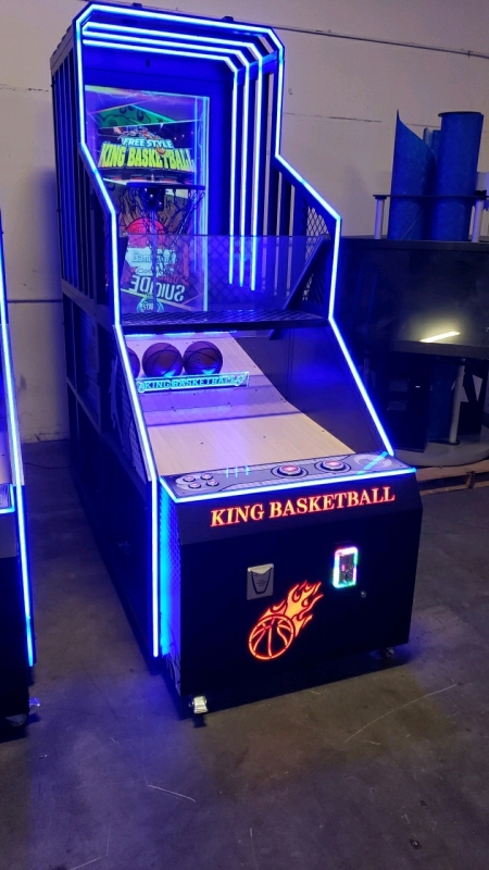BASKETBALL KING STREET BASKETBALL FULL SIZE LCD BACK/ LED BRAND NEW #1