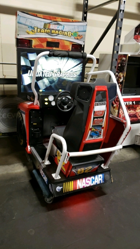 NASCAR TEAM RACING DELUXE 46" LCD RACING ARCADE GAME GLOBAL VR