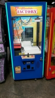 CHOCOLATE FACTORY CANDY CRANE MACHINE ICE