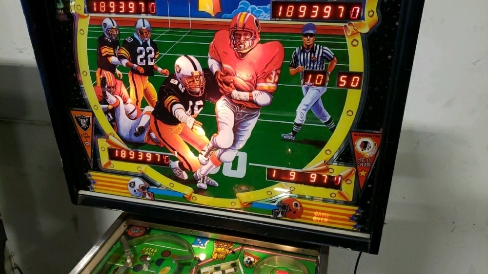 SUPER BOWL PINBALL MACHINE SUPER RARE!!!! BELL GAMES 1984