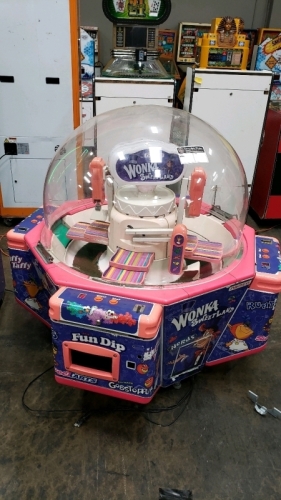 WONKA SWEETLAND 4 PLAYER CANDY MERCHANDISER ARCADE GAME NAMCO
