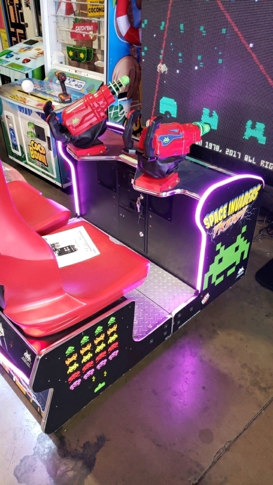 SPACE INVADERS FRENZY DELUXE ARCADE GAME RAW THRILLS