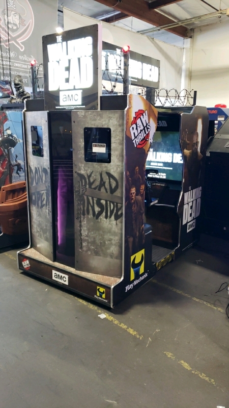 THE WALKING DEAD ENVIRONMENTAL DELUXE ARCADE GAME RAW THRILLS