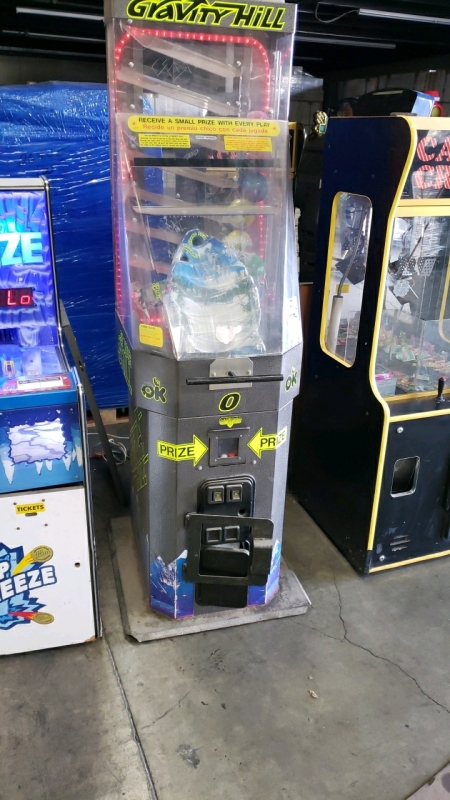 GRAVITY HILL 4" CAPSULE PRIZE VENDING GAME