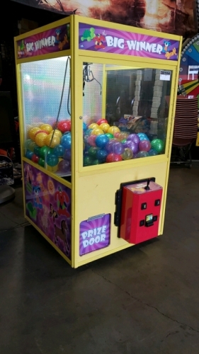 48" BIG WINNER PLUSH BALL CRANE MACHINE