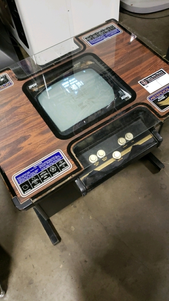 ASTEROIDS DELUXE COCKTAIL TABLE ARCADE GAME ATARI