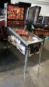 BLACK KNIGHT 2000 CLASSIC PINBALL MACHINE WILLIAMS SIGNED by STEVE RICHIE