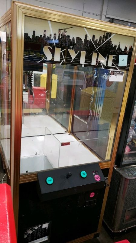 SKYLINE PLUSH CRANE MACHINE