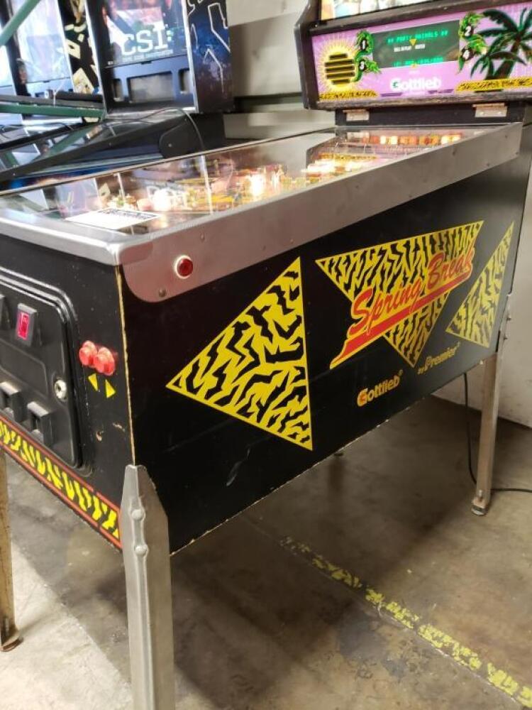 Spring Break Pinball Machine SPRING BREAK GOTTLIEB PINBALL MACHINE