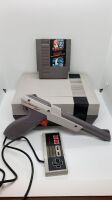 NES CONSOLE W/DUCK HUNT & NINTENDO ZAPPER GUN - 2