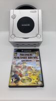 GAME CUBE CONSOLE W/ CONTROLLER + 1 GAME – SUPER SMASH BROS. MELEE