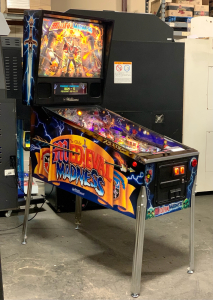 MEDIEVAL MADNESS PINBALL MACHINE 1997 SUPER CLEAN!! COLOR DMD