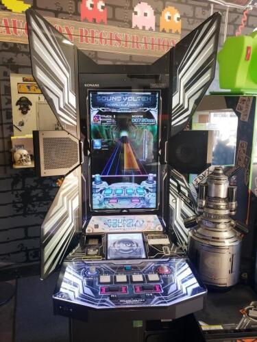SOUND VOLTEX BOOTH KONAMI RYTHYM ARCADE GAME