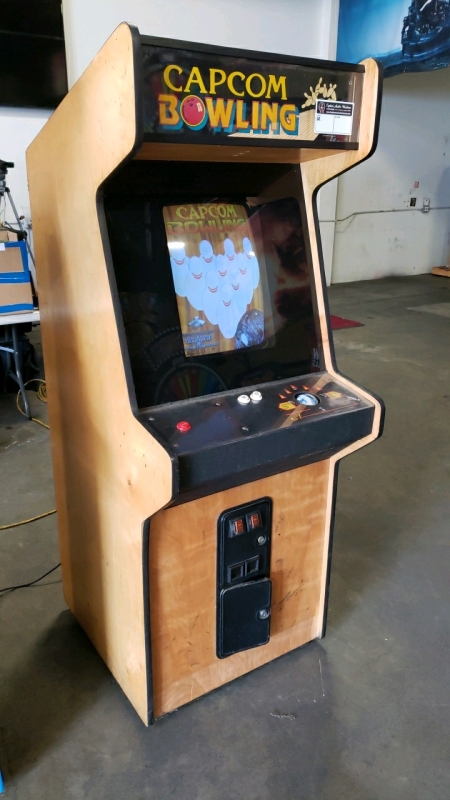 CAPCOM BOWLING UPRIGHT ARCADE GAME