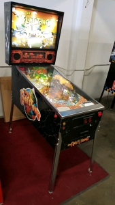 THE FLINTSTONES PINBALL MACHINE WILLIAMS W/ ALTERNATE TRANSLITE