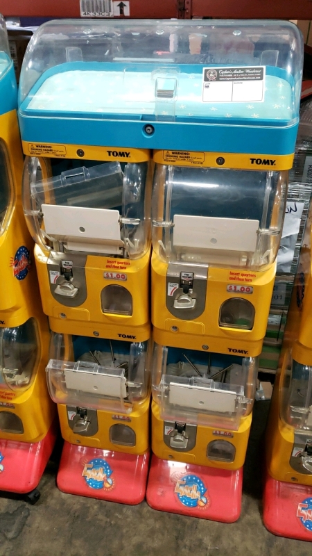 TOMY GACHA DUAL COLUMN CAPSULE VENDING MACHINE #2